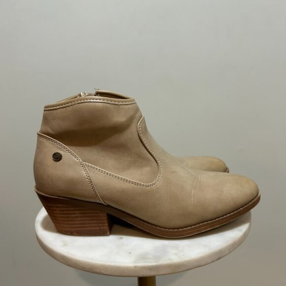 Sugar Shoes - Woman's Cream Colored Ankle Boots